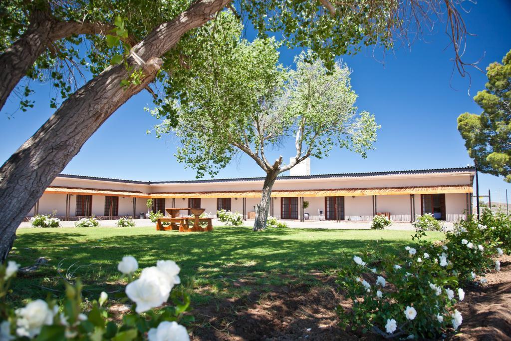 Wagon Wheel Country Lodge Beaufort West Bagian luar foto