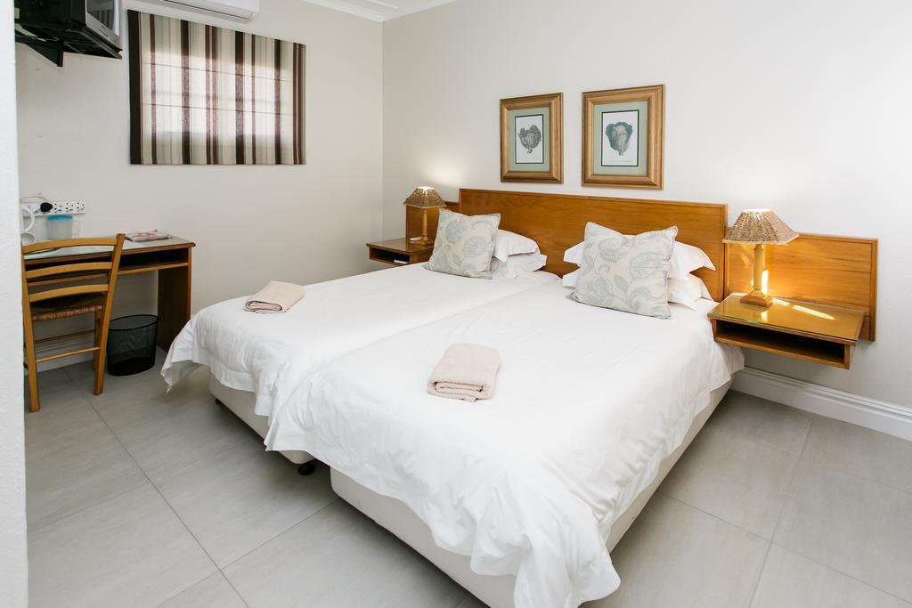 Wagon Wheel Country Lodge Beaufort West Bagian luar foto