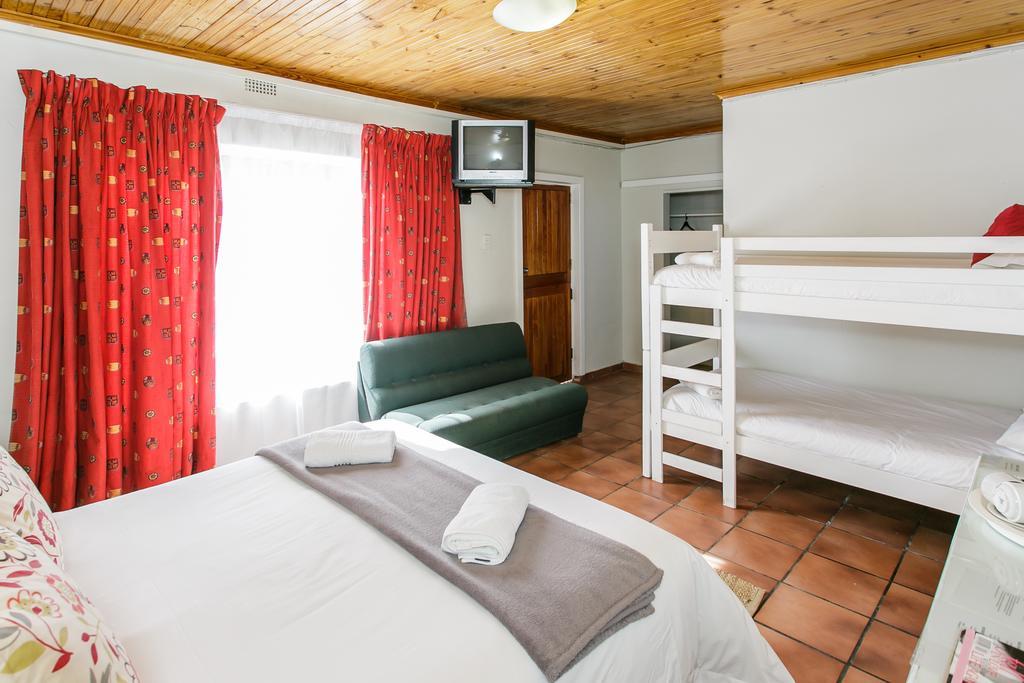 Wagon Wheel Country Lodge Beaufort West Bagian luar foto