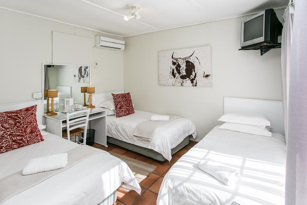Wagon Wheel Country Lodge Beaufort West Bagian luar foto