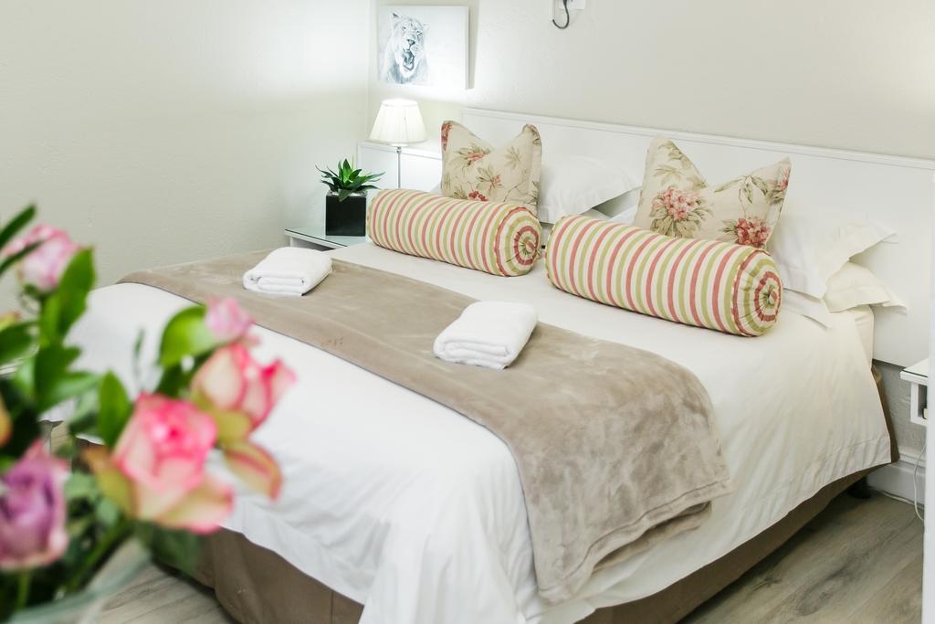 Wagon Wheel Country Lodge Beaufort West Bagian luar foto