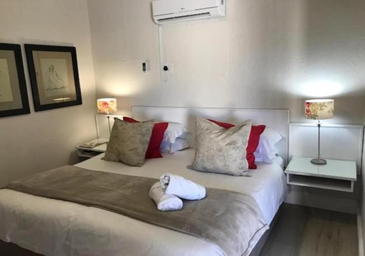 Wagon Wheel Country Lodge Beaufort West Bagian luar foto