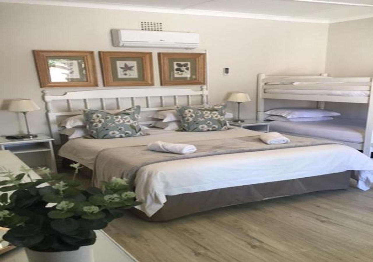 Wagon Wheel Country Lodge Beaufort West Bagian luar foto