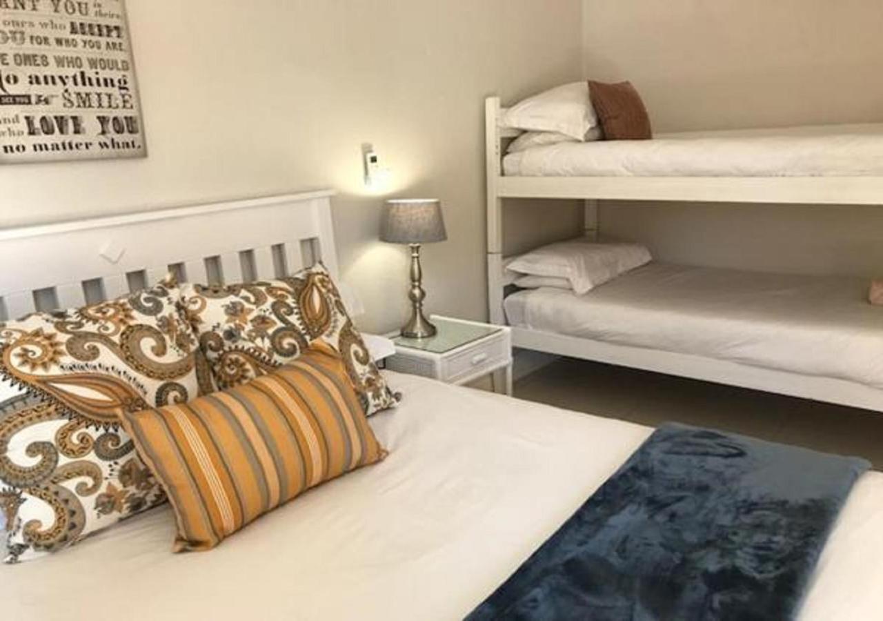 Wagon Wheel Country Lodge Beaufort West Bagian luar foto