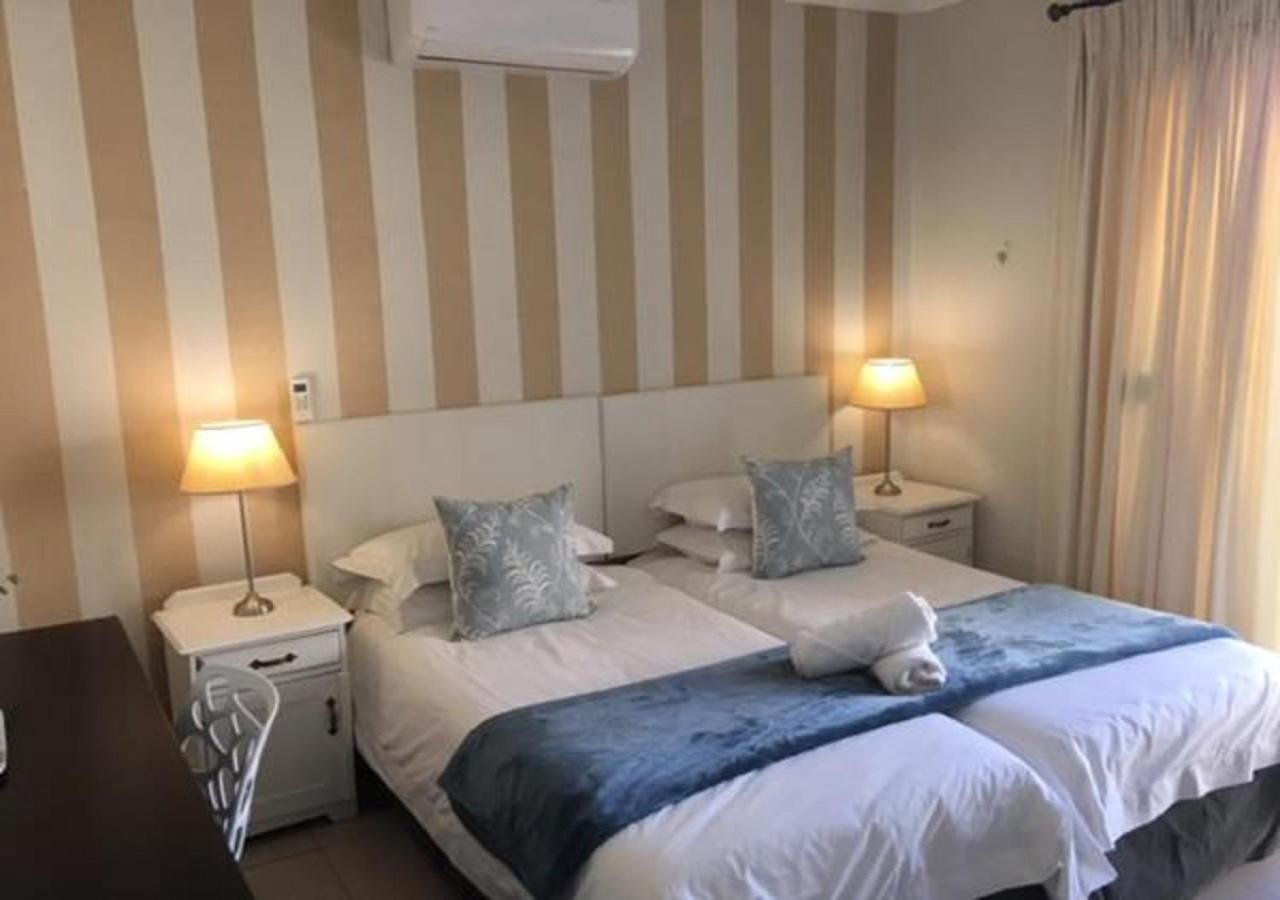 Wagon Wheel Country Lodge Beaufort West Bagian luar foto